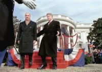President Clinton welcomes French leader Jacques Chirac to the White House.